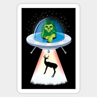 Funny hunting lion alien Magnet